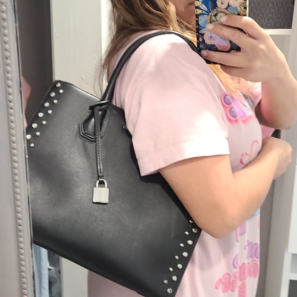 Micheal kors purse - Picture 7 of 10